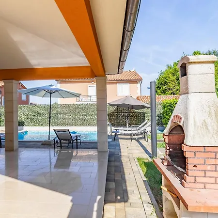 Lotus With Pool And Jacuzzi Villa *