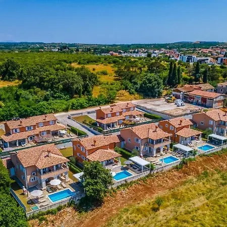 Villa Lotus With Pool And Jacuzzi *