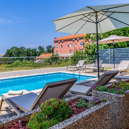 Lotus With Pool And Jacuzzi Villa *