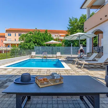 Villa Lotus With Pool And Jacuzzi