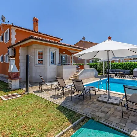 Lotus With Pool And Jacuzzi Villa *